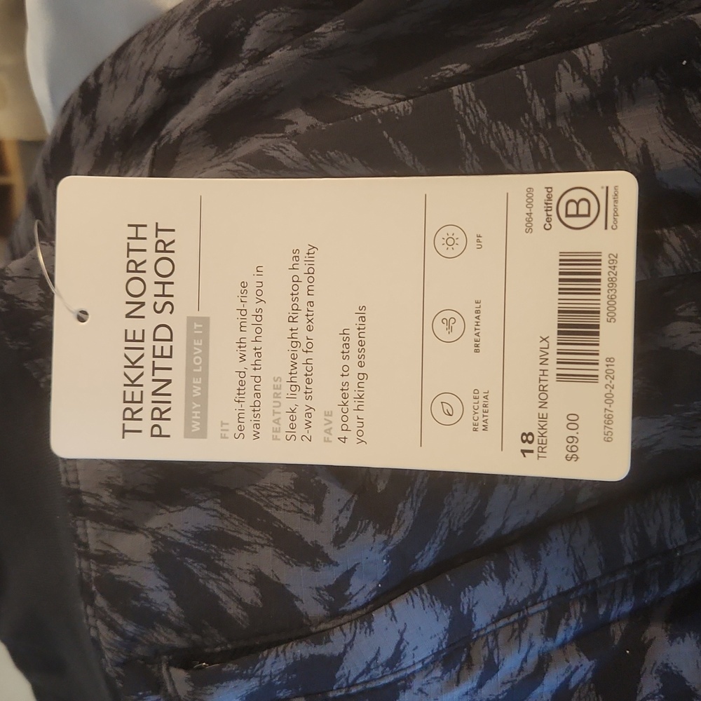 BNWT Athleta shorts - Picture 4 of 4